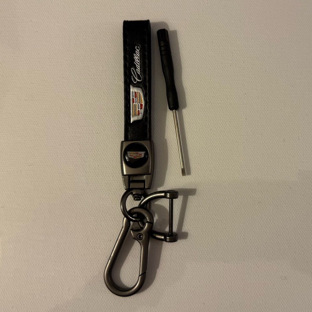 Cadillac Key Fob Keychain in Black Leather with Logo NWT